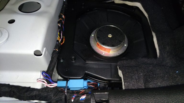 BMW 2AT升級Harman/Kardon喇叭與車門制震隔音工程紀實