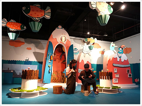台中室內親子樂園《玩劇島-Fantasy kids》，超級適合親子一起同樂！結合童話、戲劇、互動及體驗，不只看演出、做手作，還有共創親子冒險回憶。