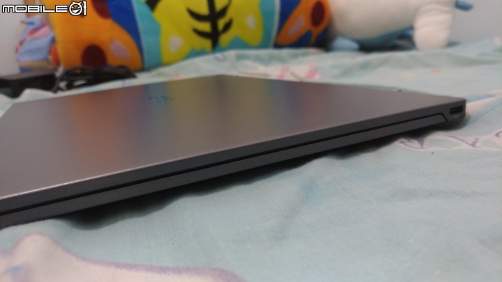 【分享】ASUS 商務系列 : ASUSPRO B9440UA-0271A7500U 開箱分享 (救命阿, 我又被脫光光了)