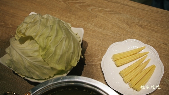 (食)台中 演藝牛鍋 溫體牛肉優味美x歐式鄉村風