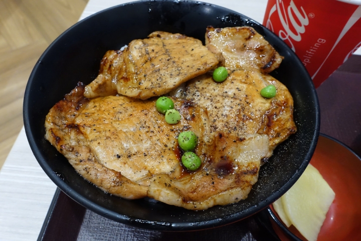 【2016北海道親子行】北廣島三井outlet。豚丼のぶたはげ & Lil' Donuts