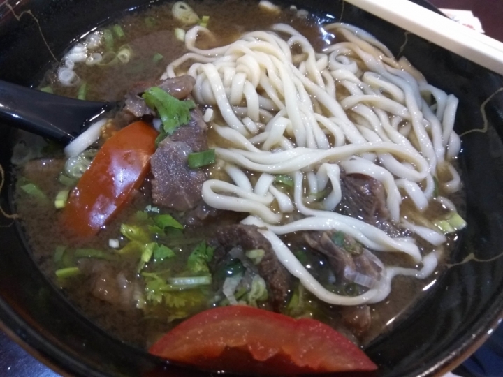 [牛肉麵/水餃]苗栗頭份尚順附近東民一街鼐餌堂台灣牛肉麵