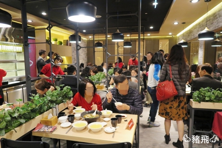 [食記]【台中美食】北方麵食老店插旗台中，招牌爆漿餡餅足足繞台灣20圈～朱記餡餅粥店(台中大遠百店新開幕)