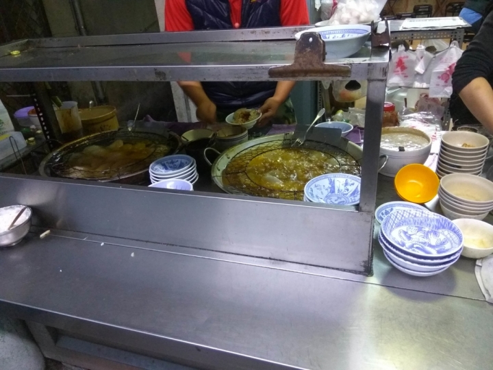 [肉圓]彰化市過溝仔老字號"肉圓王"再訪食記~ 肉絲肉塊兼有~丸子湯只要10元啦!~