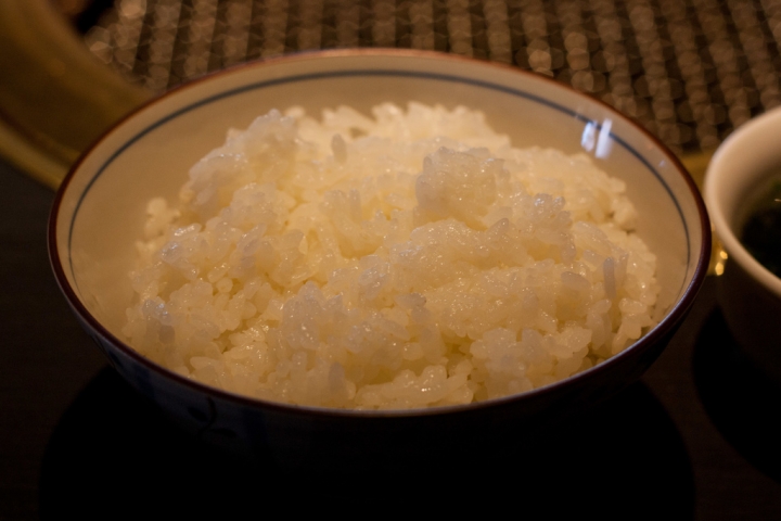 【美食。食記】東京 五反田 本格吃法的A5黑毛和牛 牛亭 燒肉