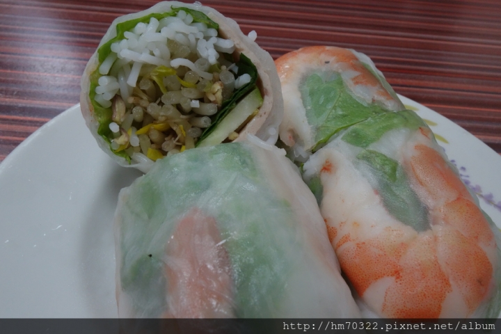 『桃園美食』-中壢復華街．月香小館 /  越南美食 / 河粉 / 春捲 / 法國麵包