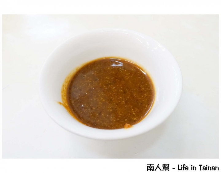 【台南中西區-美食】沙茶.湯頭一試就上癮|中正路超人氣巷弄美食 ~ 小豪洲沙茶爐本店