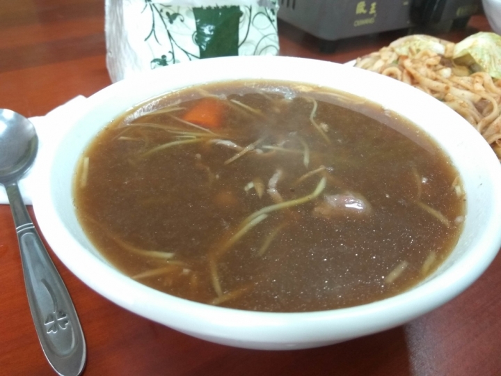 [牛肉火鍋/牛肉麵]彰化市金馬路附近~野牛屋食記~放牧溫體牛~ 平價~ 新聞有報導~~