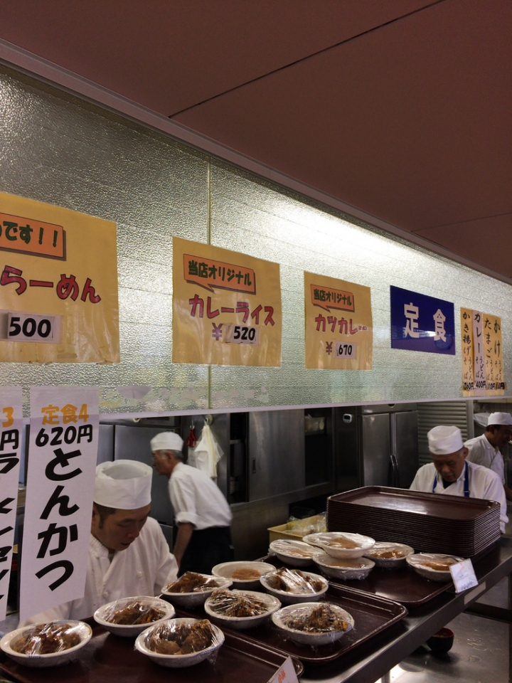 【美食。食記】東京 青海 青海名物 在地司機最愛 咖哩豬排飯 烏龍麵 青海食堂 推薦