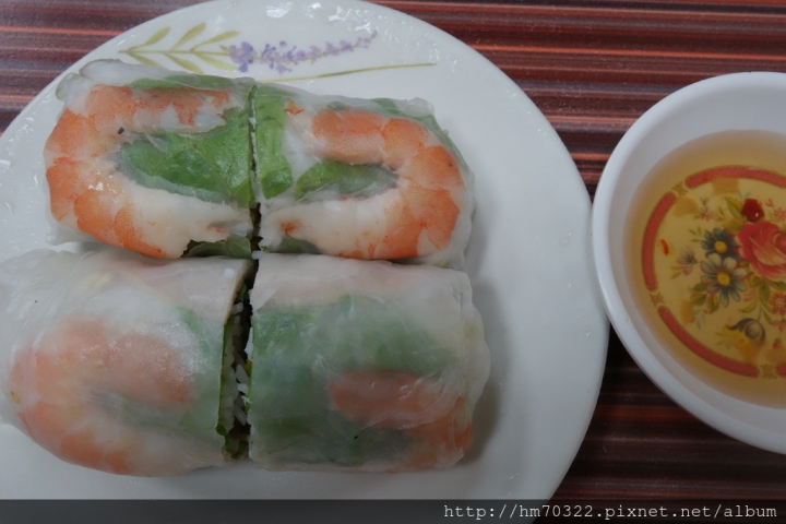 『桃園美食』-中壢復華街．月香小館 /  越南美食 / 河粉 / 春捲 / 法國麵包