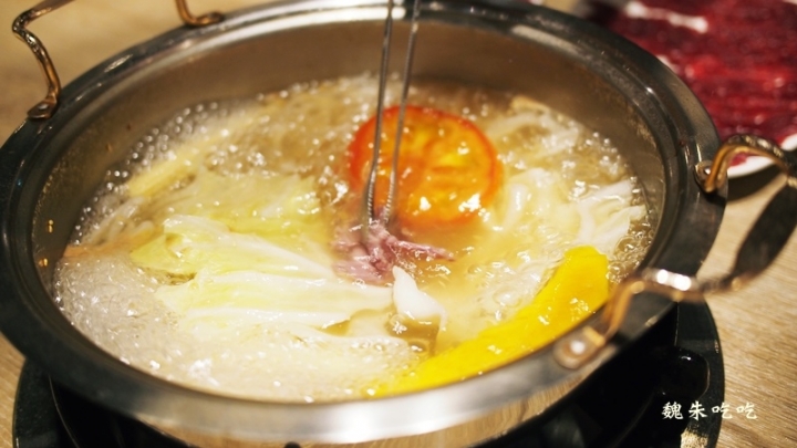 (食)台中 演藝牛鍋 溫體牛肉優味美x歐式鄉村風