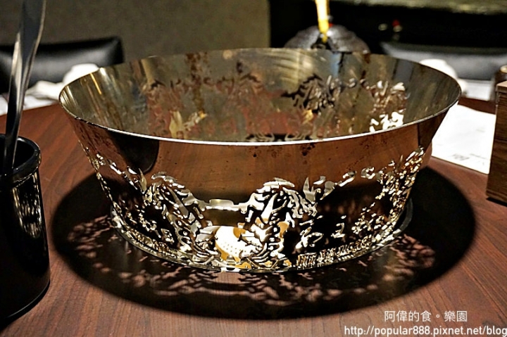 【行天宮站】新開幕,溫潤特製麻辣湯底,超讚肉品食材,特調沾醬,堪稱是台北最美味火鍋!