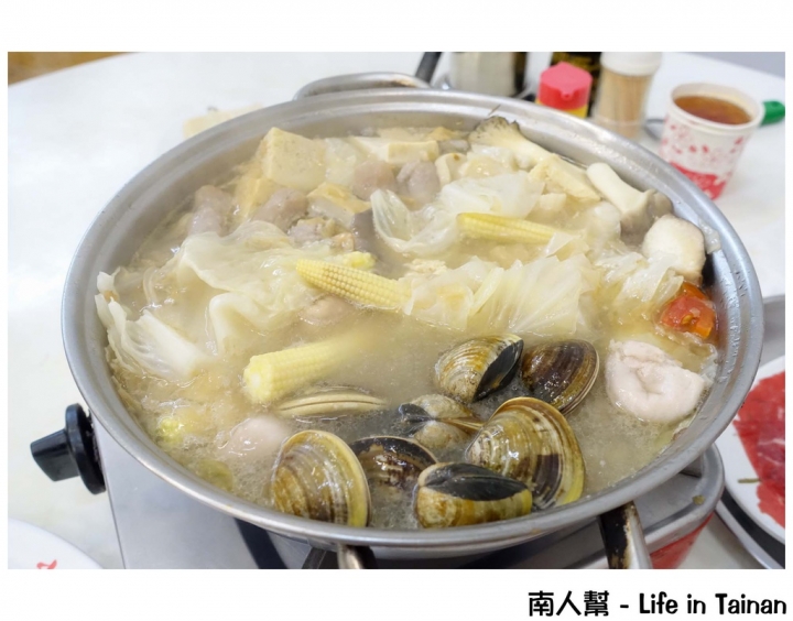 【台南中西區-美食】沙茶.湯頭一試就上癮|中正路超人氣巷弄美食 ~ 小豪洲沙茶爐本店