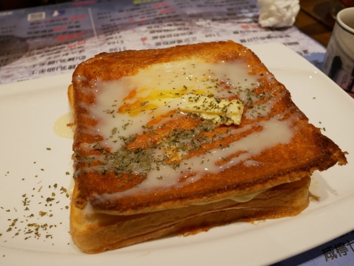 【徠一咖啡】什麼是道地的港式?信義安和站的港式茶餐廳
