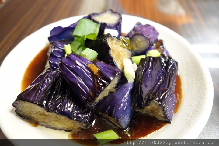 『桃園美食』-中壢廣明路．一張桌 / 陸光六村 / 眷村美食 / Nova / 新明市場 / 新明國中 /  珊瑚餅