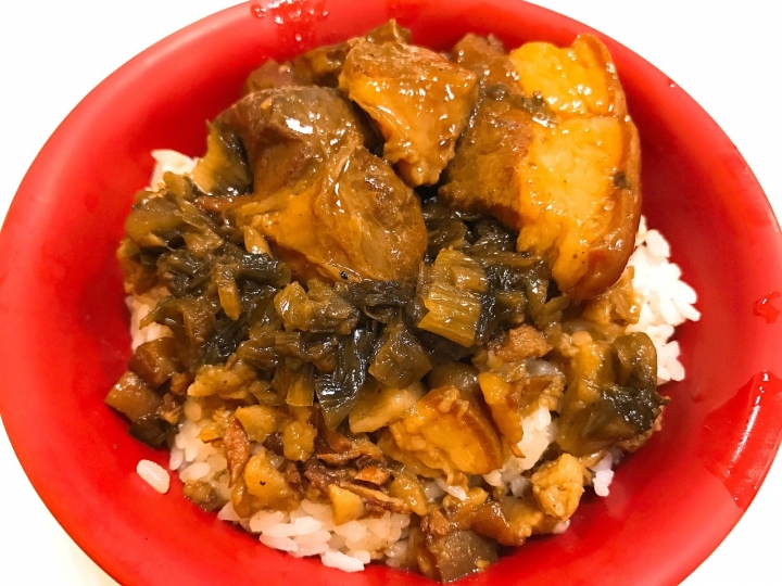 [食記] 新竹。秋子阿嬤的廚房。推薦巨城附近的平民美食!