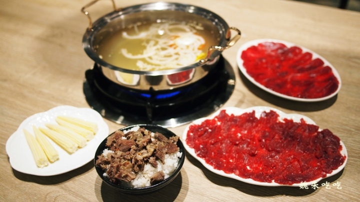 (食)台中 演藝牛鍋 溫體牛肉優味美x歐式鄉村風