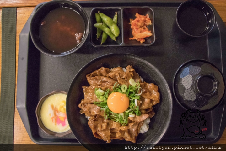 【吃】小學日燒肉丼食堂 ‧ 內湖科學園區 ‧ 捷運港墘站 ‧ 日式丼飯 ‧ 平價 ‧ 帶你重回小學時光！ 20170415