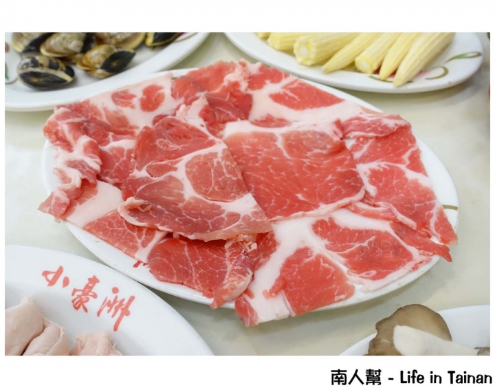 【台南中西區-美食】沙茶.湯頭一試就上癮|中正路超人氣巷弄美食 ~ 小豪洲沙茶爐本店
