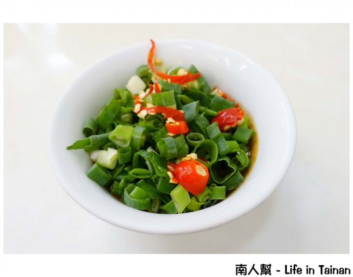 【台南中西區-美食】沙茶.湯頭一試就上癮|中正路超人氣巷弄美食 ~ 小豪洲沙茶爐本店