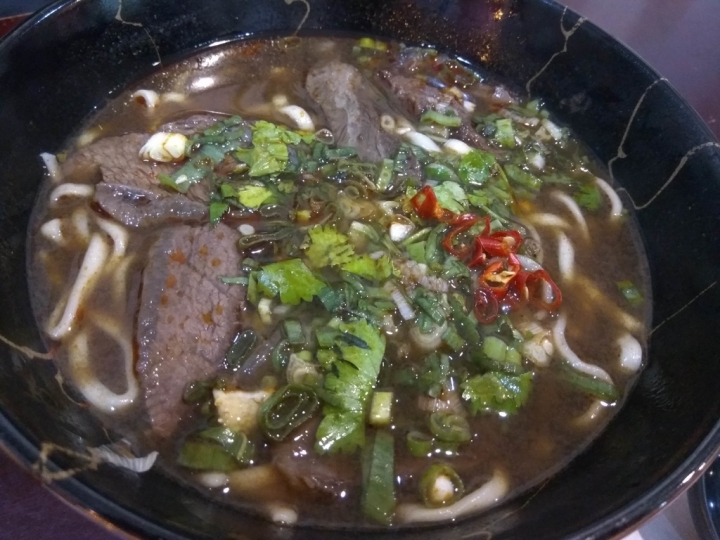 [牛肉麵/水餃]苗栗頭份尚順附近東民一街鼐餌堂台灣牛肉麵