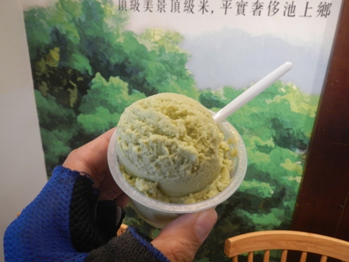 騎 上 一 個 人 的 池 上 天 堂 之 路