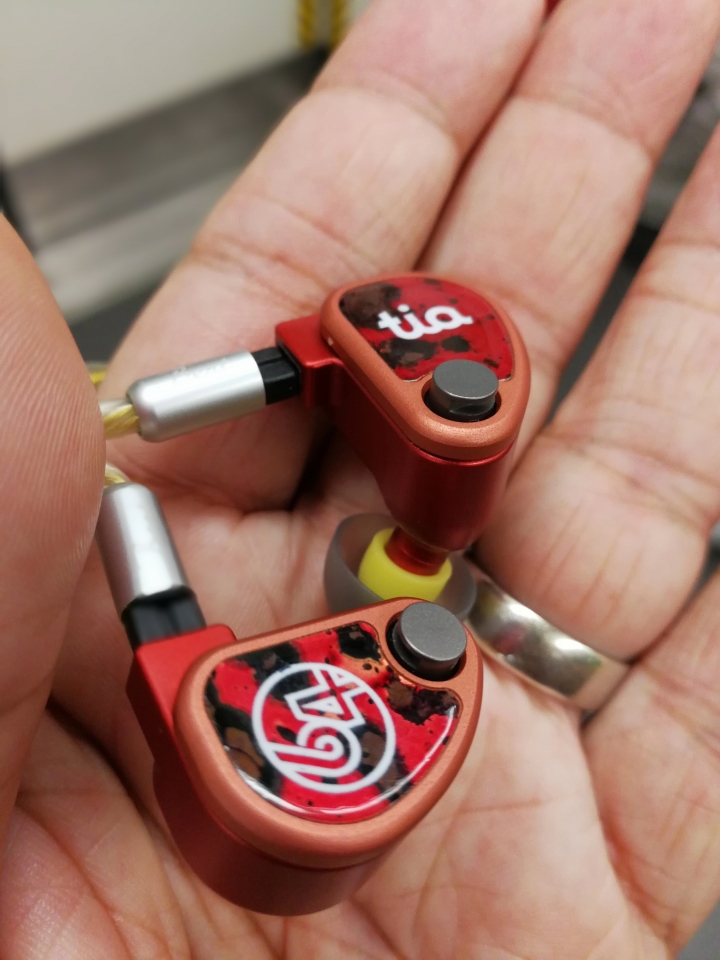 64 Audio U18 Tzar