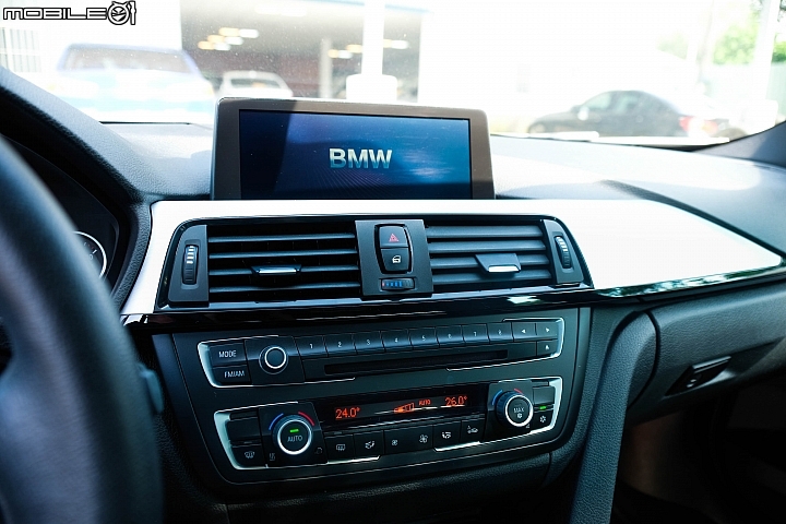 BMW 328I Sport-line 遲來的美照＋ 買外匯車心得文～