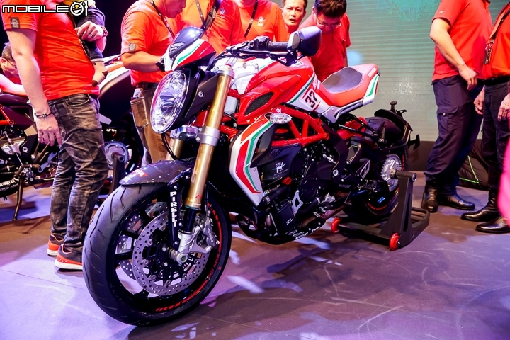 [採訪]現役國際賽車手登台 2017 MV Agusta REPARTO CORSA 四車系賽道發表！