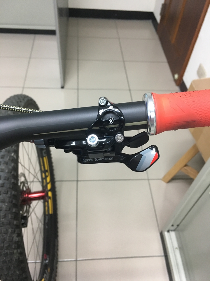 組車組到剩脫褲子....SANTA CRUZ NOMAD CC+CCDB COIL[IL]-TI 與CANNONDALE Lefty邂逅......