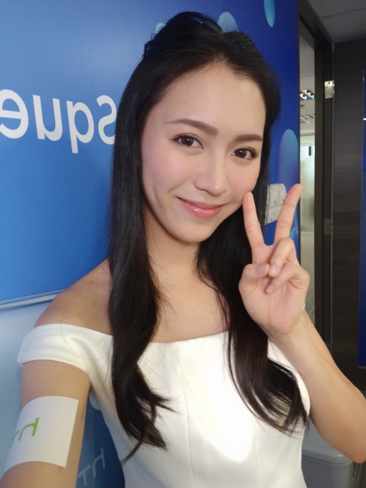 HTC U11 前鏡頭自拍(正妹示範)