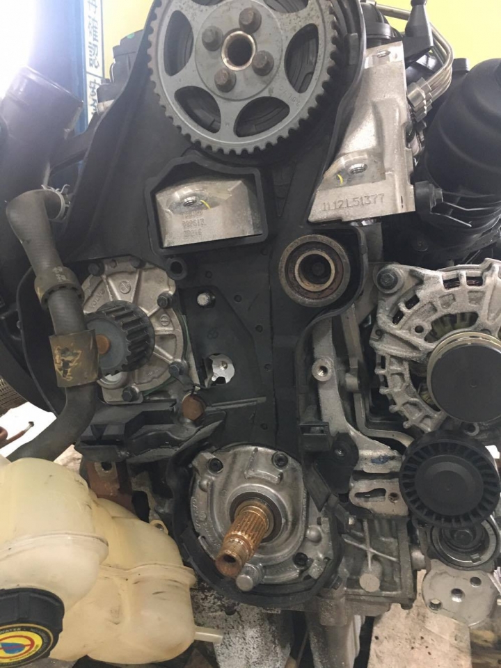 里程5萬 我的VOLVO 2012 V50 D4 引擎本體斷裂(調整舵輪底座部分)
