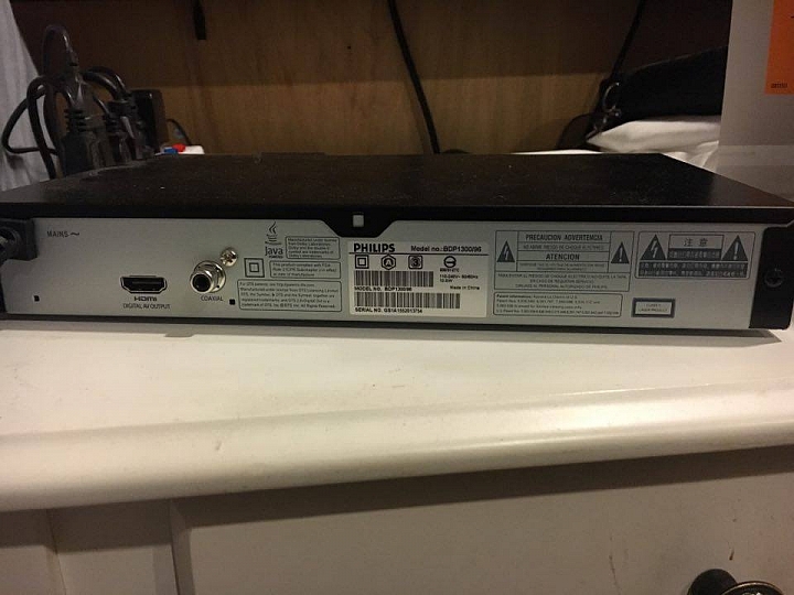 請問擴大機有辦法與電視和藍光播放機連結嗎? 感謝！