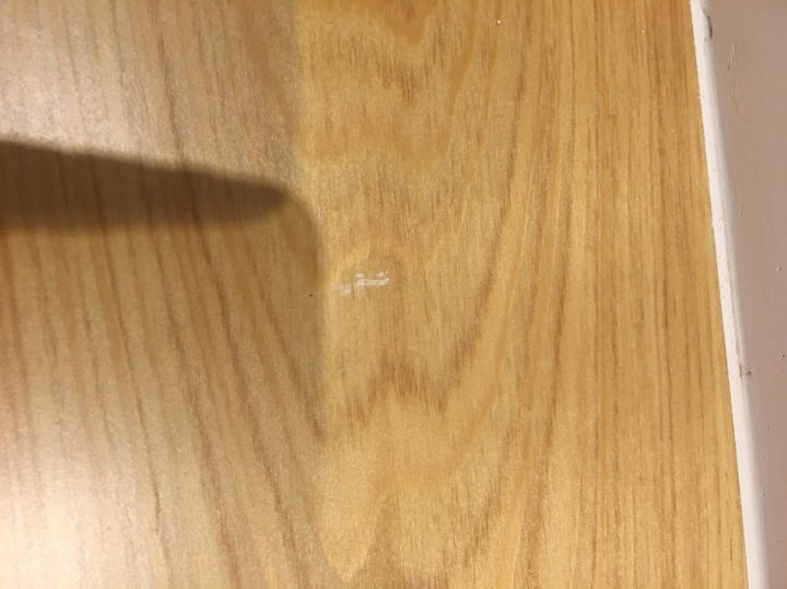 (暈~) 木作貼的木皮，像紙一樣脆弱，容易刮傷??