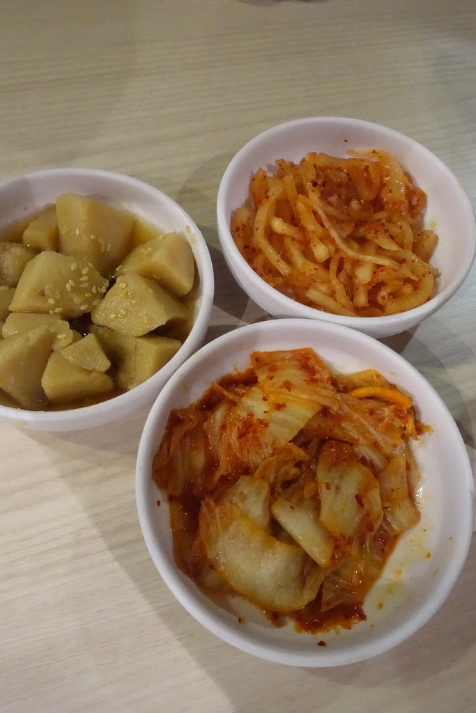 【食記】國父紀念館站/東區延吉街美食。燒桶子韓風立燒~專人烤肉超貼心