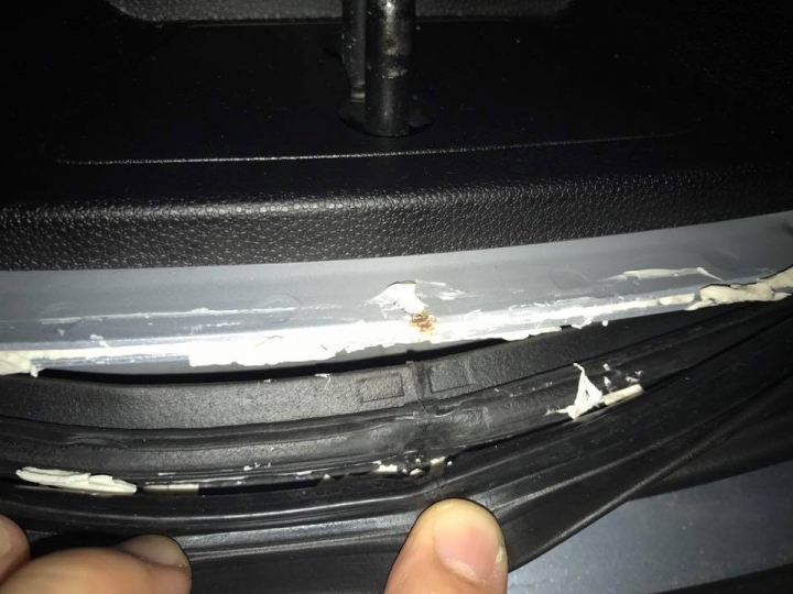 Mazda 5 尾門門框生鏽問題（Fram FB All new mazda 5 Club)