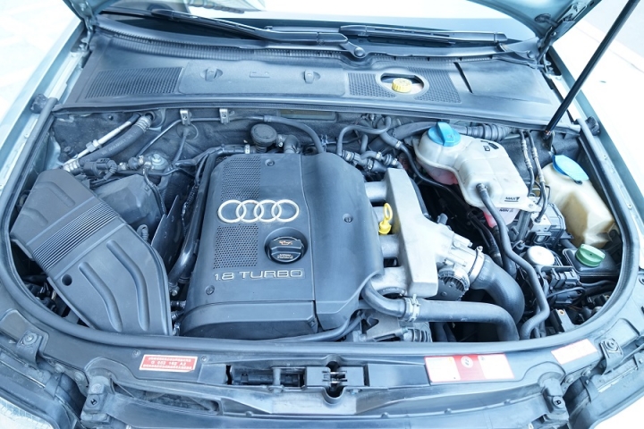 老車2003年Audi A4 B6 1.8T關箱