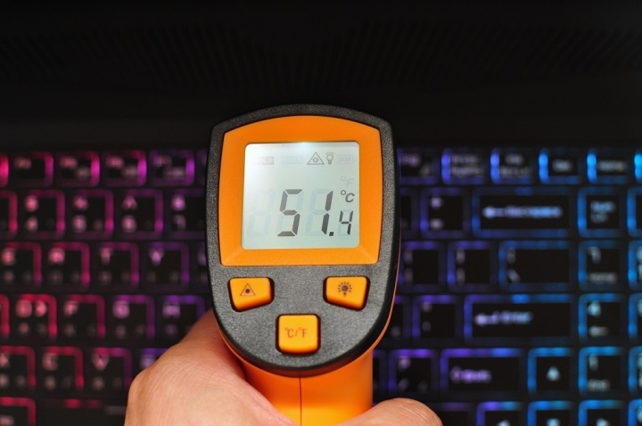 GIGABYTE Sabre 17，低調守成 鋒芒內斂