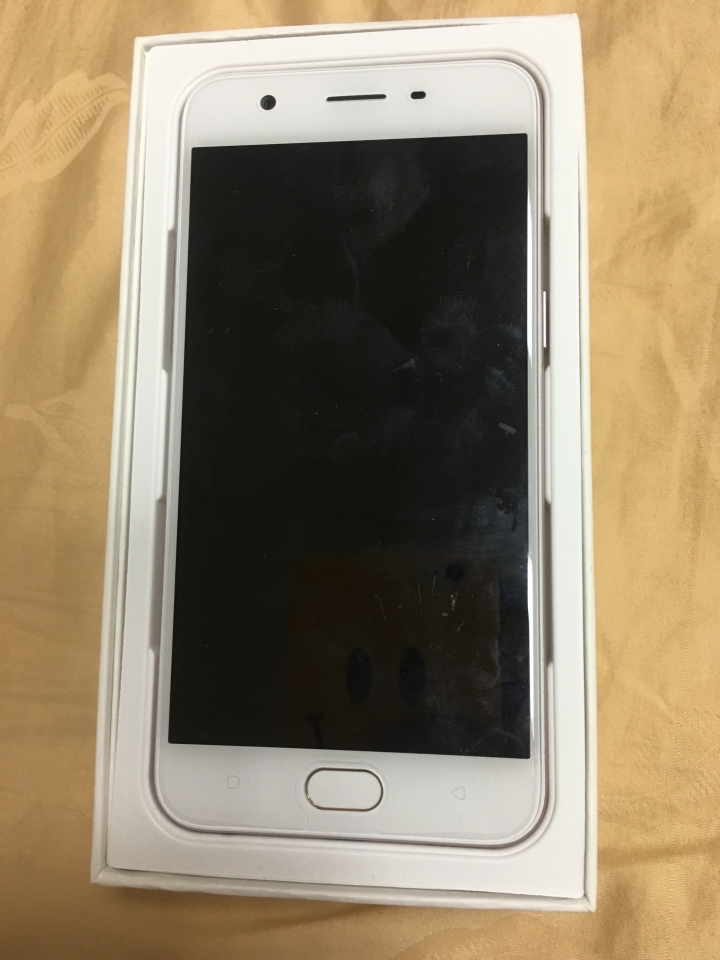 遲來的開箱-提早的母親節禮物新手機OPPO A57～