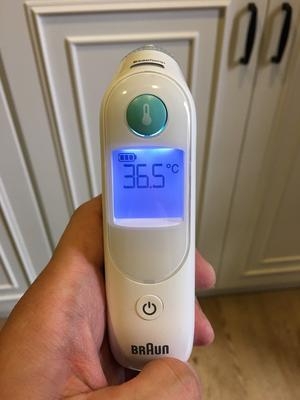 [開箱]百靈IRT6030耳溫槍