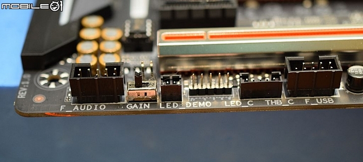 融合超頻電競新元素 GIGABYTE 技嘉 GA-Z270X-Gaming SOC