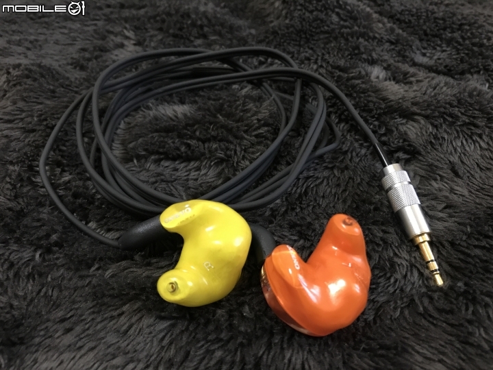 Onkyo IE-C2 客製化耳機,經過四星期等待已經收到,6/10新增圖片