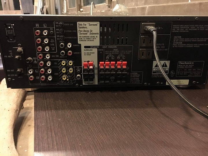 請問擴大機有辦法與電視和藍光播放機連結嗎? 感謝！