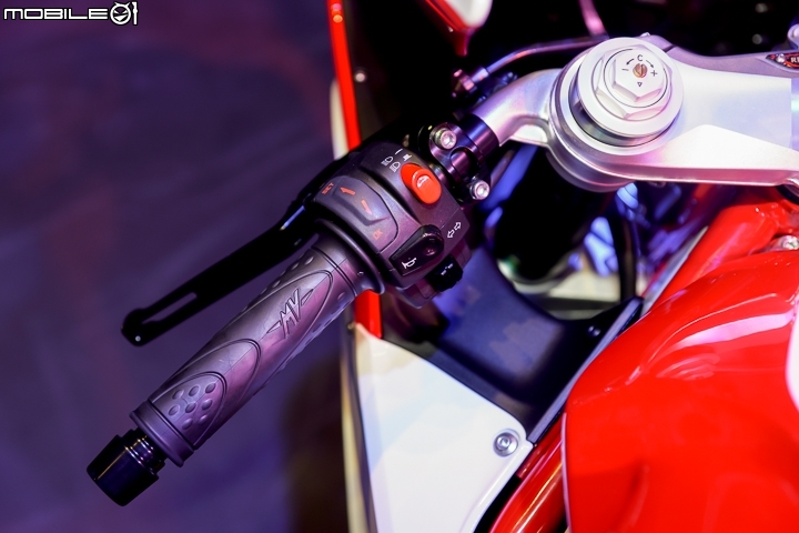 [採訪]現役國際賽車手登台 2017 MV Agusta REPARTO CORSA 四車系賽道發表！