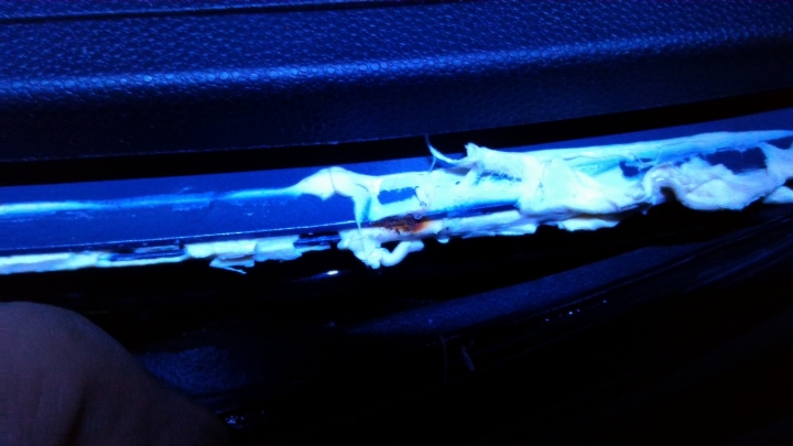 Mazda 5 尾門門框生鏽問題（Fram FB All new mazda 5 Club)