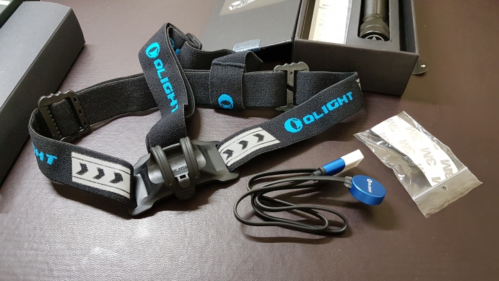 [開箱]超越Armytek的頭燈新秀-Olight H2R