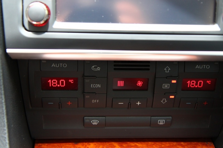 老車2003年Audi A4 B6 1.8T關箱
