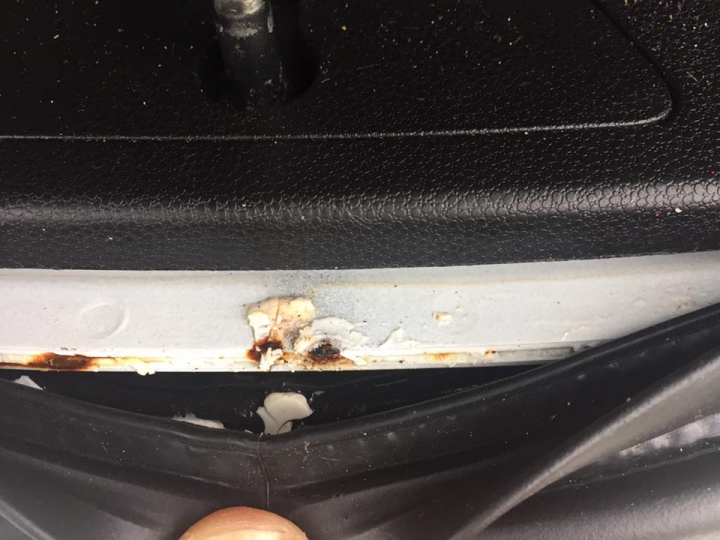 Mazda 5 尾門門框生鏽問題（Fram FB All new mazda 5 Club)