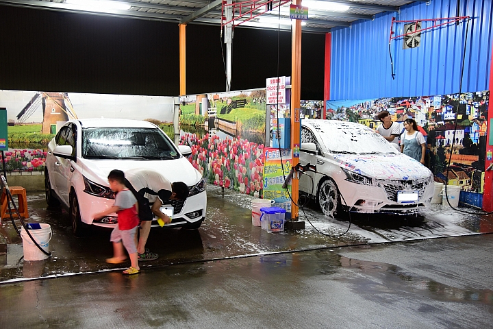 Luxgen S3上市週年慶，相約洗車趴！