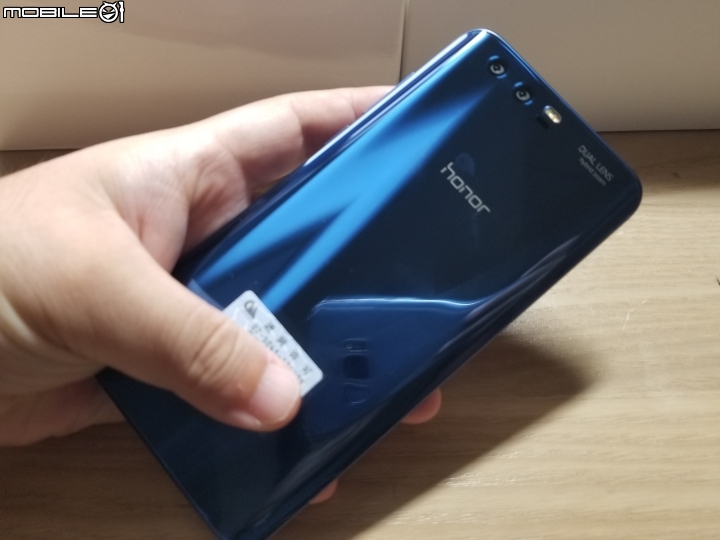 [開箱]榮耀9 尊享版 (6GB RAM + 128GB ROM) 媚海藍 簡單分享